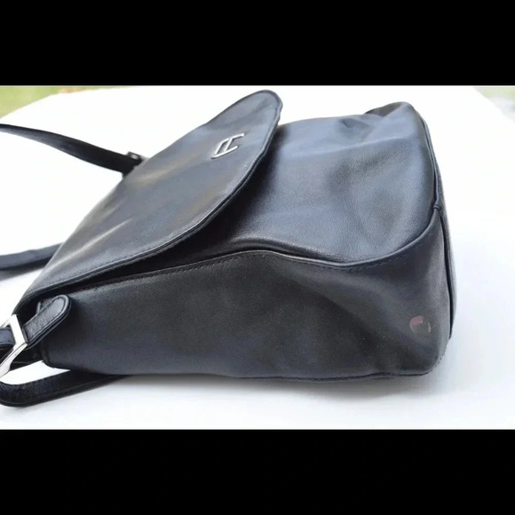 Etienne Aigner cross body bag - Picture 7 of 8